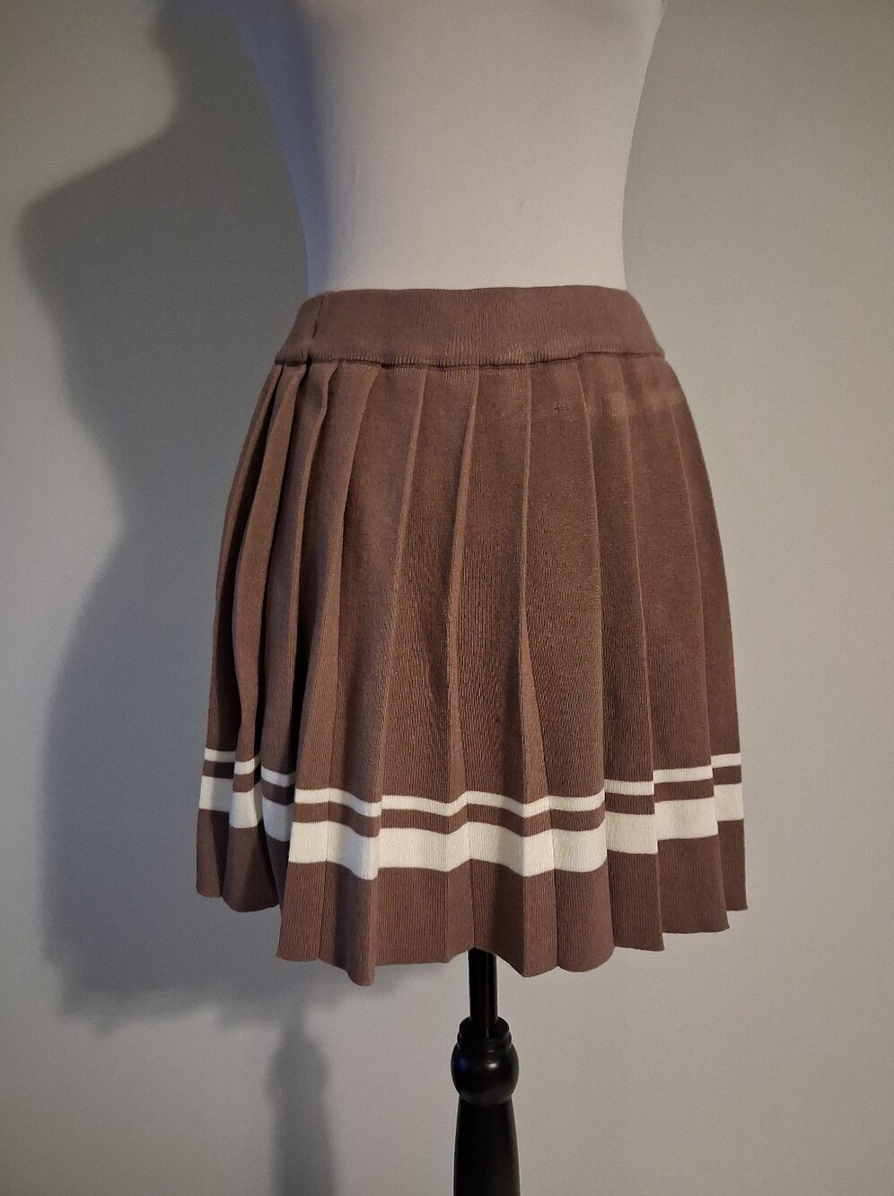 Brown Pleated Mini Skirt with White Stripe